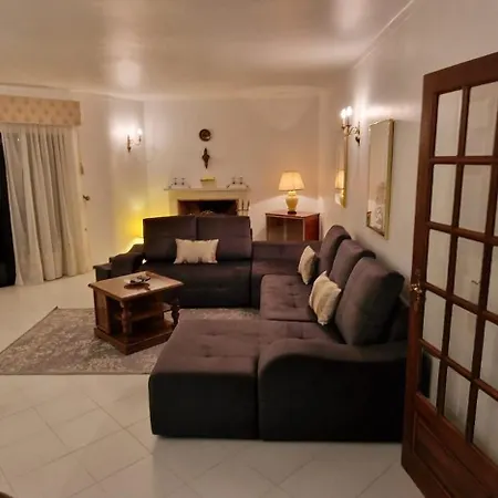 Adam House Hotel *