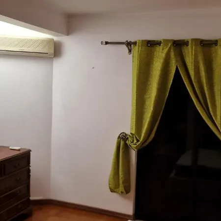 Hotel Adam House *
